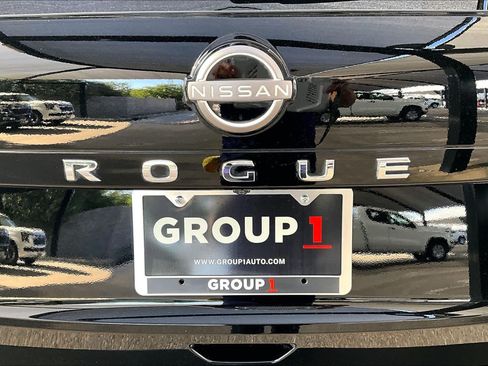 Certified 2023 Nissan Rogue SV FWD image 10