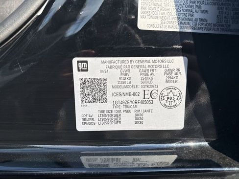 Used 2024 GMC Sierra 2500 AT4X image 40