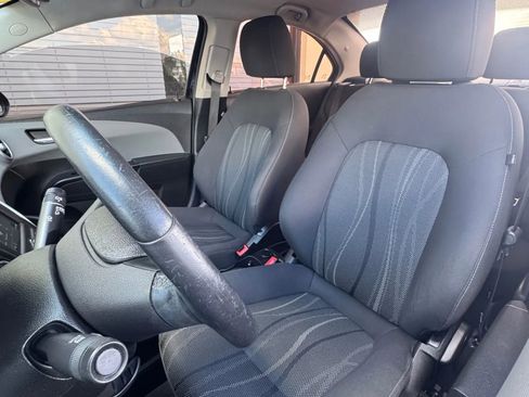 Used 2019 Chevrolet Sonic LT w/ Convenience Package image 32