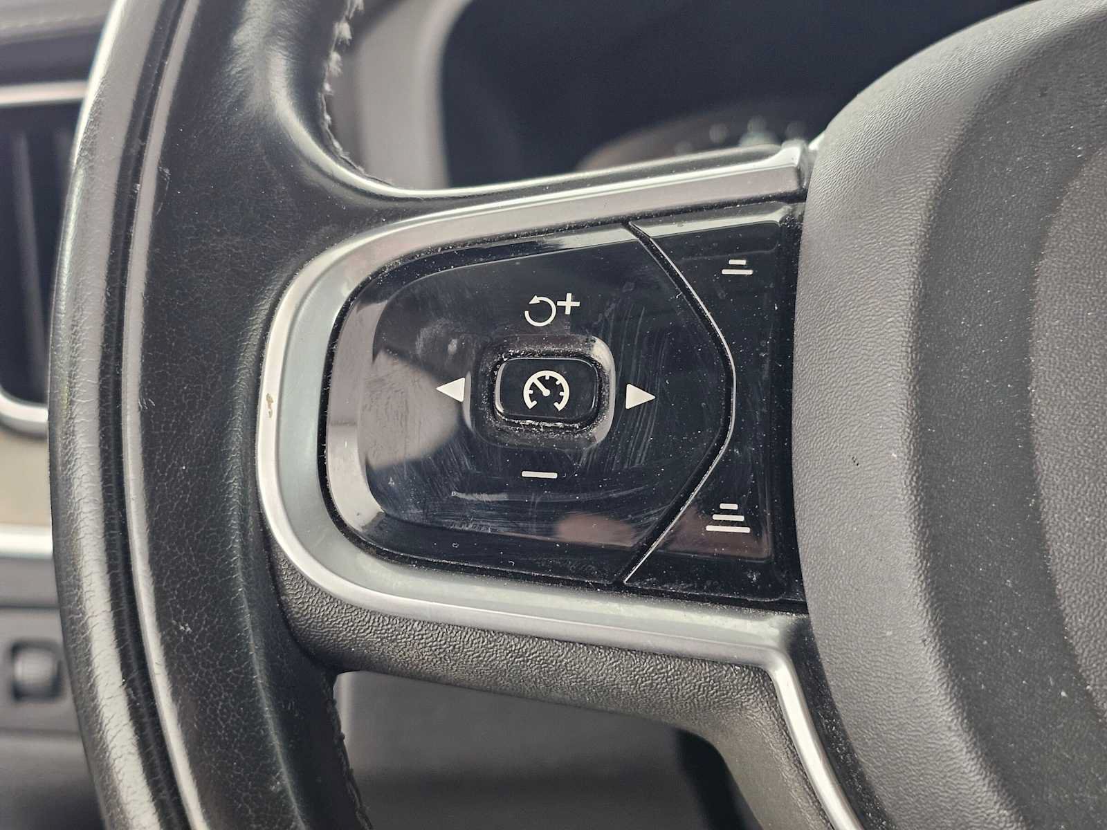 Used 2020 Volvo XC60 T5 Inscription FWD image 28