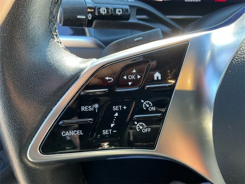 Used 2024 Mercedes-Benz GLC 300 4MATIC image 27