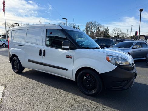 Used 2018 RAM ProMaster City Tradesman image 8