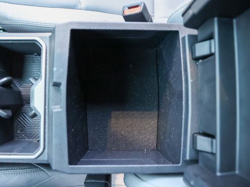 Certified 2025 Toyota Tacoma SR5 image 28