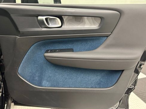 Used 2023 Volvo XC40 Recharge Plus image 16