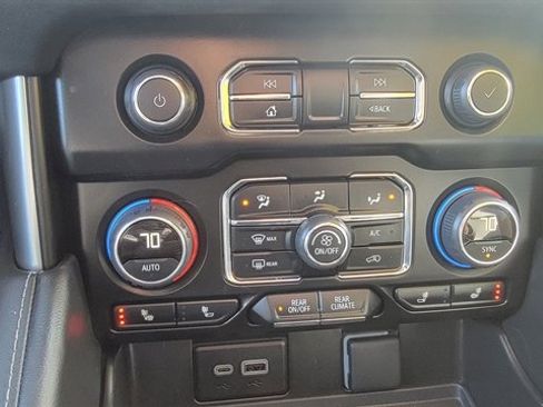 Used 2024 Chevrolet Tahoe Z71 w/ Luxury Package image 33