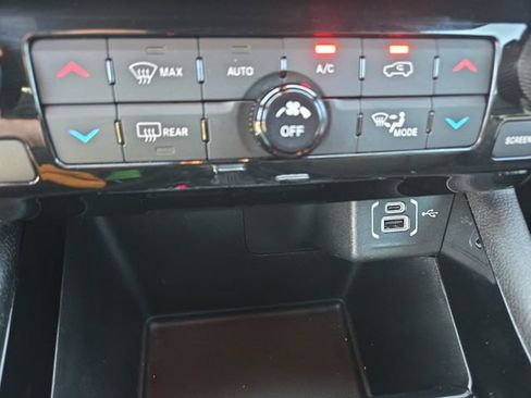 Used 2023 Jeep Compass Limited AWD/4WD image 30