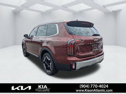 Used 2024 Kia Telluride EX w/ EX Captain's Chair Package FWD image 5