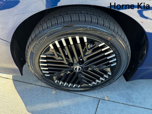 Used 2024 Nissan Leaf SV Plus image 8