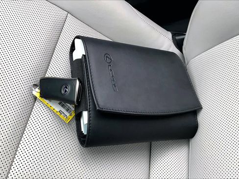 Used 2019 Lexus UX 250h w/ Premium Package image 14