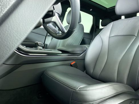 Certified 2025 Audi Q7 3.0T Premium Plus image 19