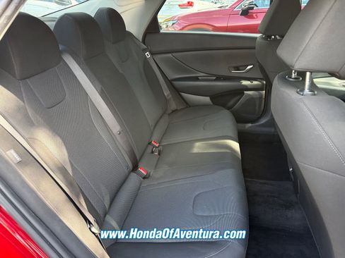 Used 2024 Hyundai Elantra SE FWD image 13