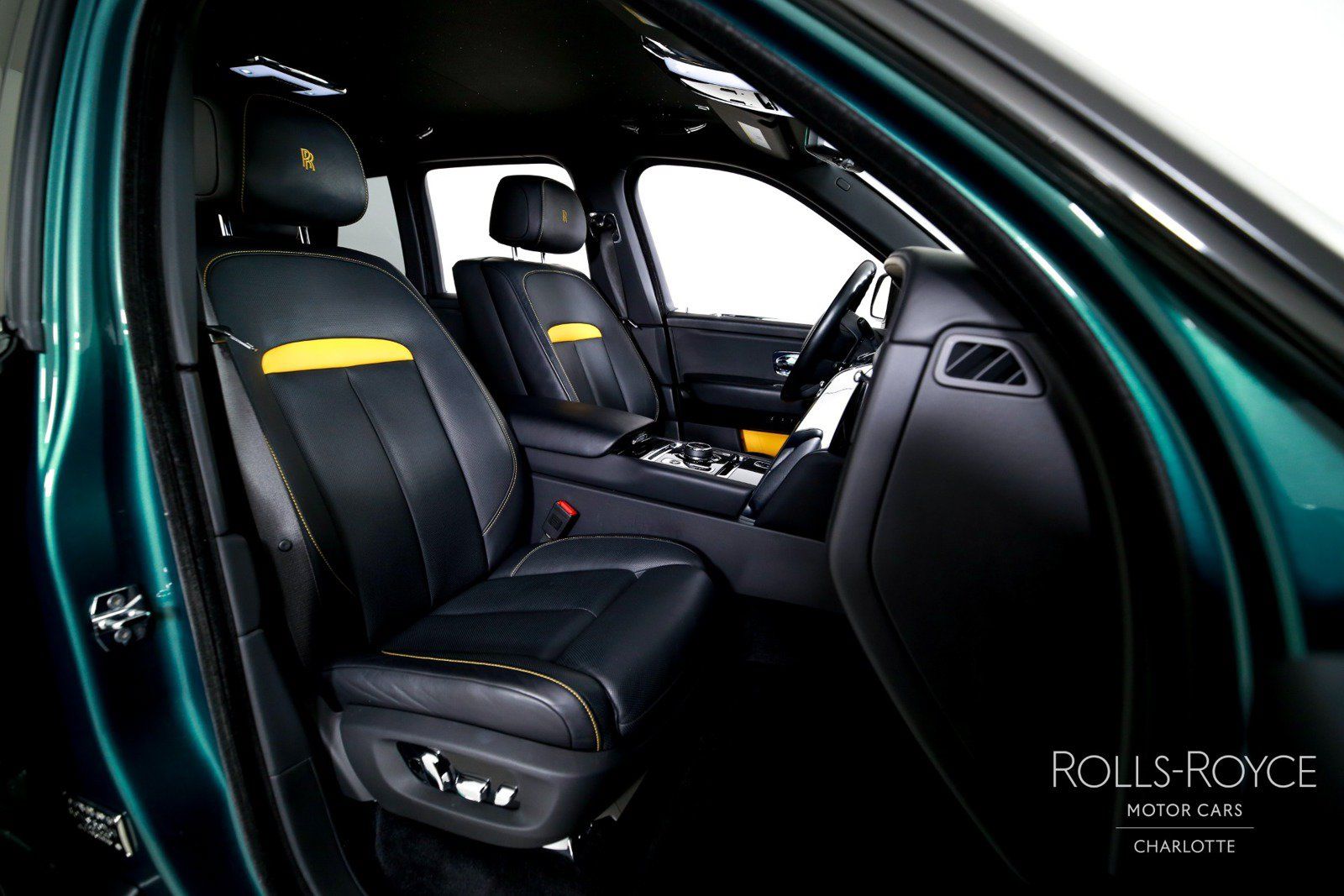 Used 2023 Rolls-Royce Cullinan AWD/4WD image 30