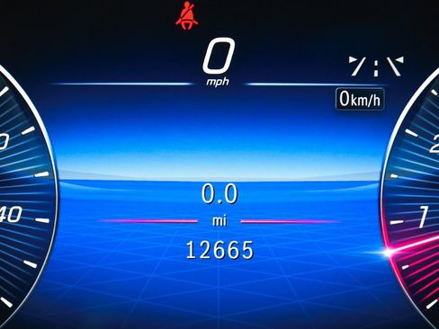 Used 2025 Mercedes-Benz GLS 450 4MATIC image 23