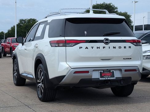 Used 2023 Nissan Pathfinder Platinum FWD image 4