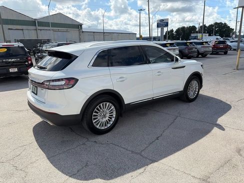 Used 2020 Lincoln Nautilus FWD image 3