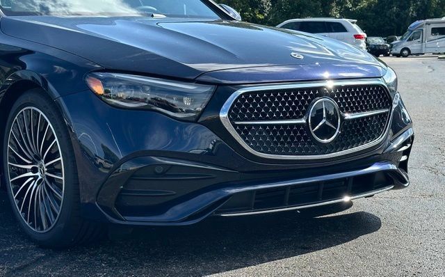 New 2027 Mercedes-Benz E 450 4MATIC Sedan image 2