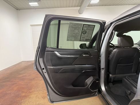 Used 2026 GMC Acadia Elevation w/ Elevation Premium Package AWD/4WD image 45