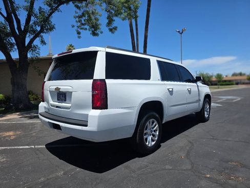 Used 2019 Chevrolet Suburban LT AWD/4WD image 10