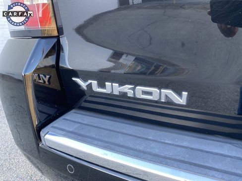 Used 2020 GMC Yukon Denali w/ Denali Premium Package image 18