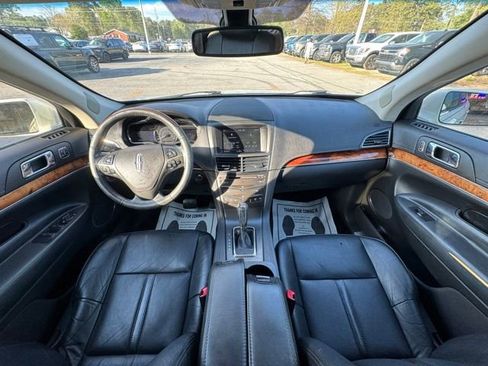 Used 2013 Lincoln MKT FWD image 18