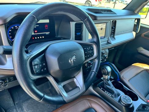 Used 2022 Ford Bronco Outer Banks AWD/4WD image 9