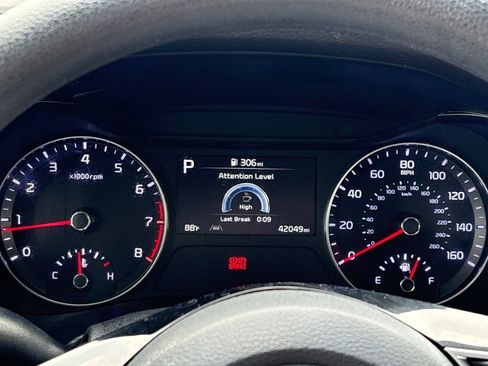 Used 2024 Kia Forte LXS FWD image 9