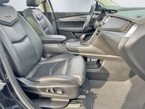 Used 2019 Cadillac XT5 Premium Luxury image 24