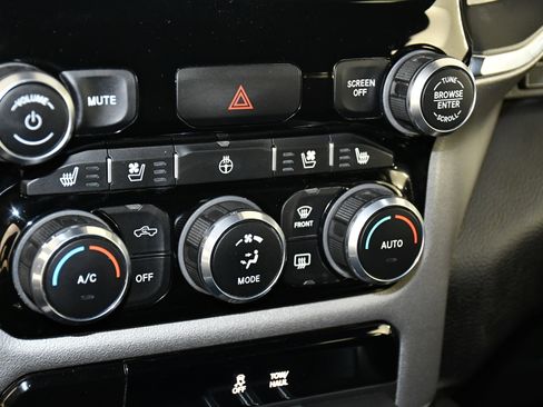 Used 2024 RAM 1500 Laramie image 30