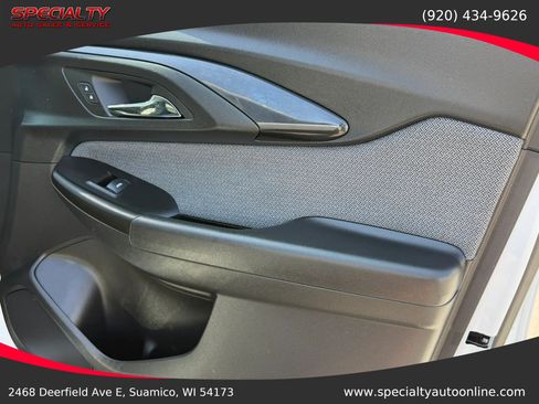 Used 2023 Chevrolet TrailBlazer LT AWD/4WD image 33