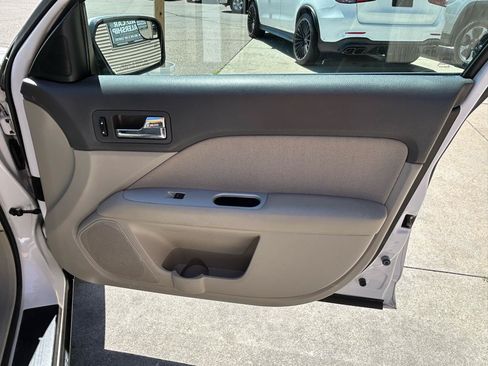 Used 2011 Mercury Milan Hybrid FWD image 16