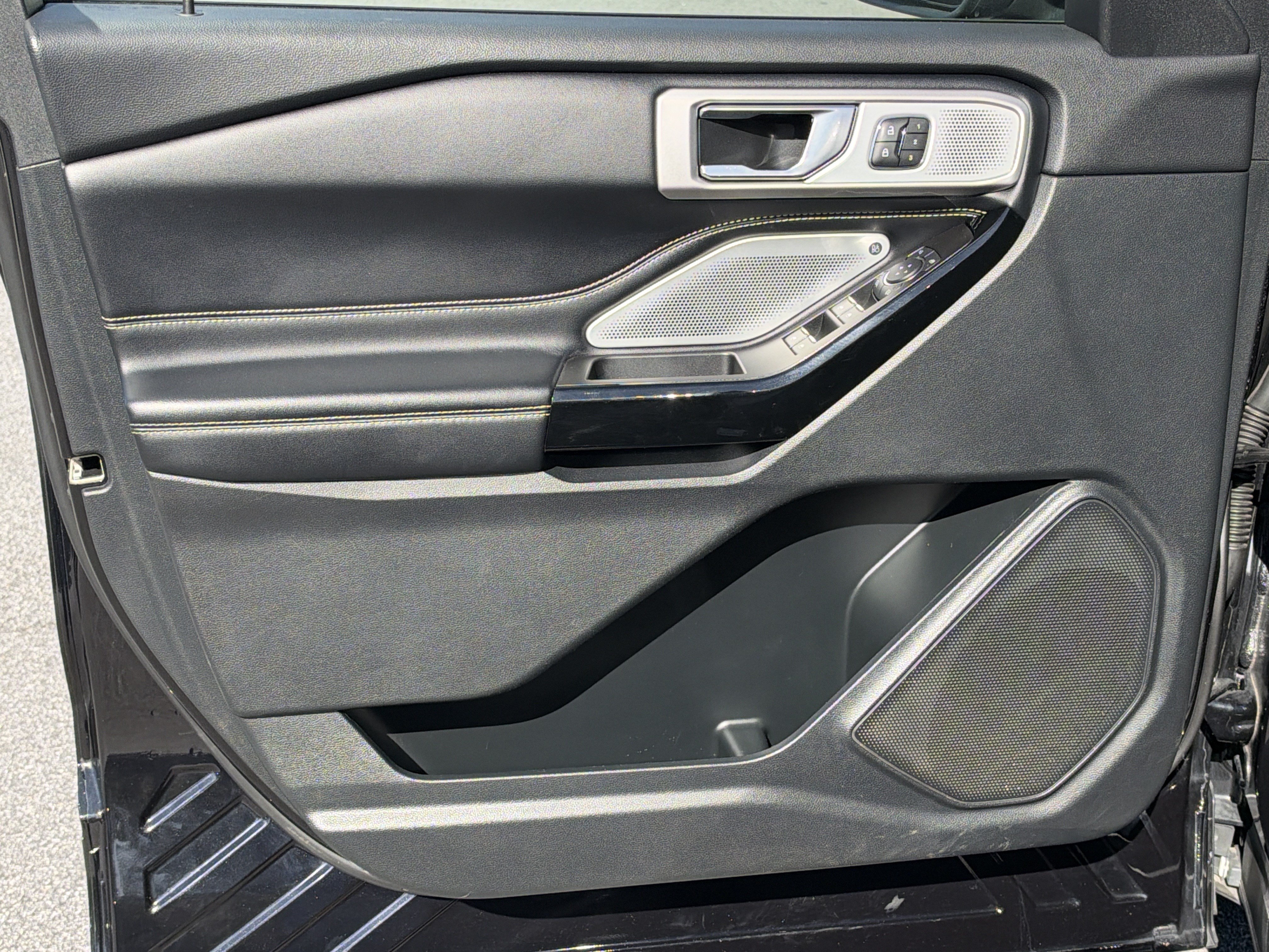 Used 2021 Ford Explorer ST w/ Equipment Group 401A AWD/4WD image 12