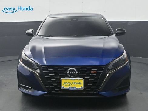 Used 2024 Nissan Altima 2.5 SR FWD image 2