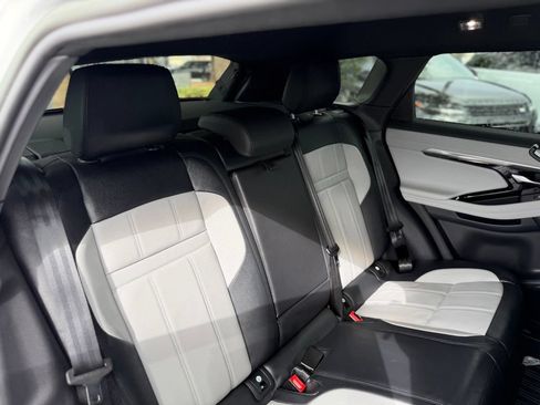 Used 2023 Land Rover Range Rover Evoque R-Dynamic SE AWD/4WD image 11