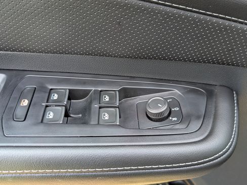 Used 2026 Volkswagen Atlas SE w/ Panoramic Sunroof Package FWD image 21