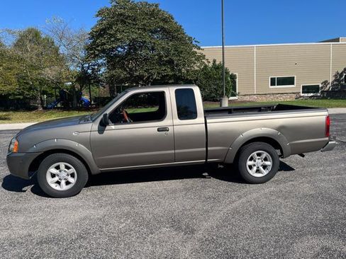 Used 2004 Nissan Frontier XE w/ (VTP) Value Truck Pkg RWD image 17