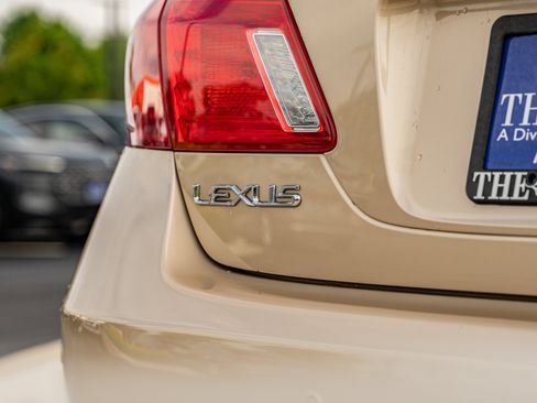Used 2007 Lexus ES 350 w/ Premium Plus Pkg FWD image 30