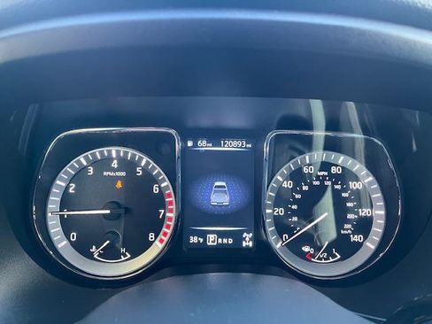Used 2017 Nissan Titan SL AWD/4WD image 16