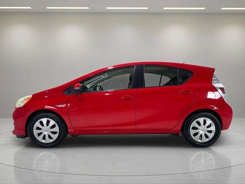 Used 2014 Toyota Prius C One image 15