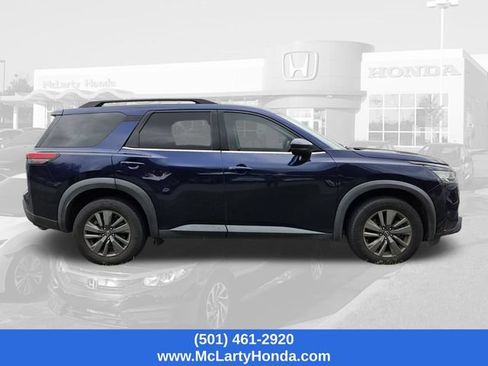 Used 2022 Nissan Pathfinder SV AWD/4WD image 7