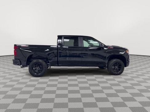 Used 2023 Chevrolet Silverado 1500 LT Trail Boss image 9