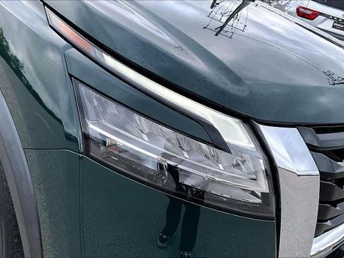 Certified 2024 Nissan Pathfinder Platinum w/ Cargo Package FWD image 28