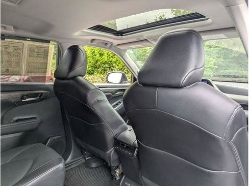 Used 2023 Toyota Highlander Limited AWD/4WD image 83