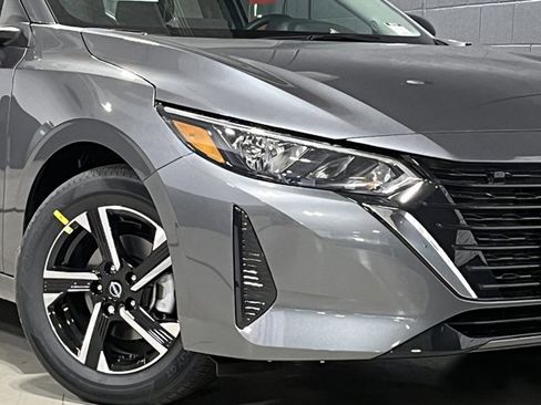 New 2025 Nissan Sentra SV image 3