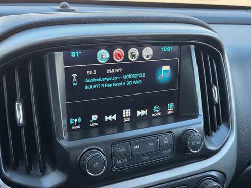 Used 2017 Chevrolet Colorado LT image 24