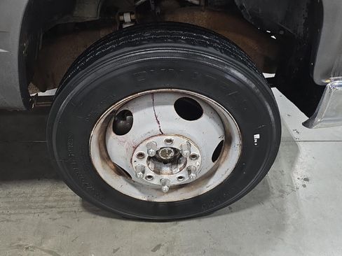 Used 2000 Chevrolet Silverado 3500 2WD Regular Cab HD image 18