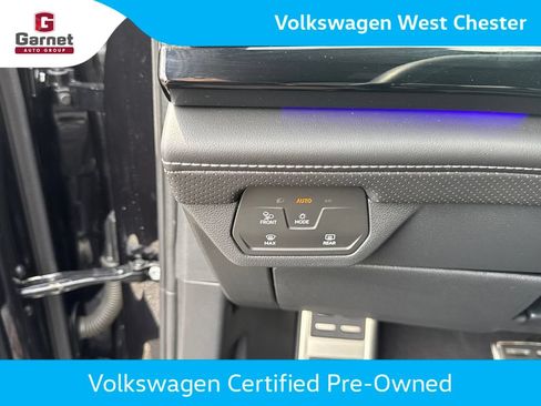 Certified 2024 Volkswagen Atlas Cross Sport SEL Premium R-Line AWD/4WD image 17