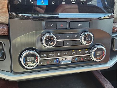 Used 2024 Ford Expedition Max Limited RWD image 31