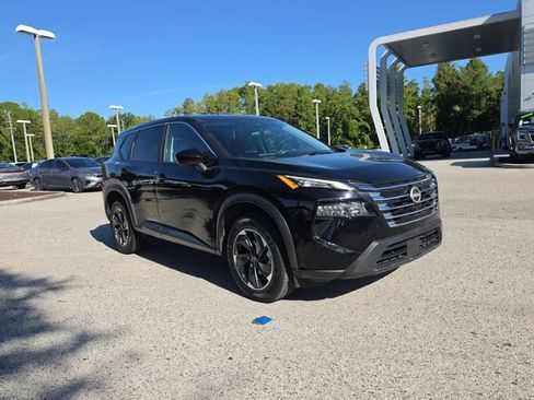 Certified 2025 Nissan Rogue SV FWD image 2