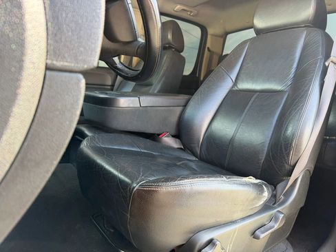 Used 2009 Chevrolet Silverado 1500 LT w/ Regional Value Package RWD image 10
