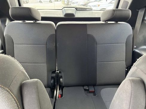 Used 2021 Chevrolet Traverse LT image 21